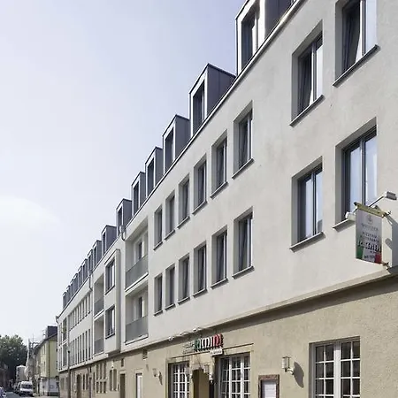 Boardinghouse Apartment